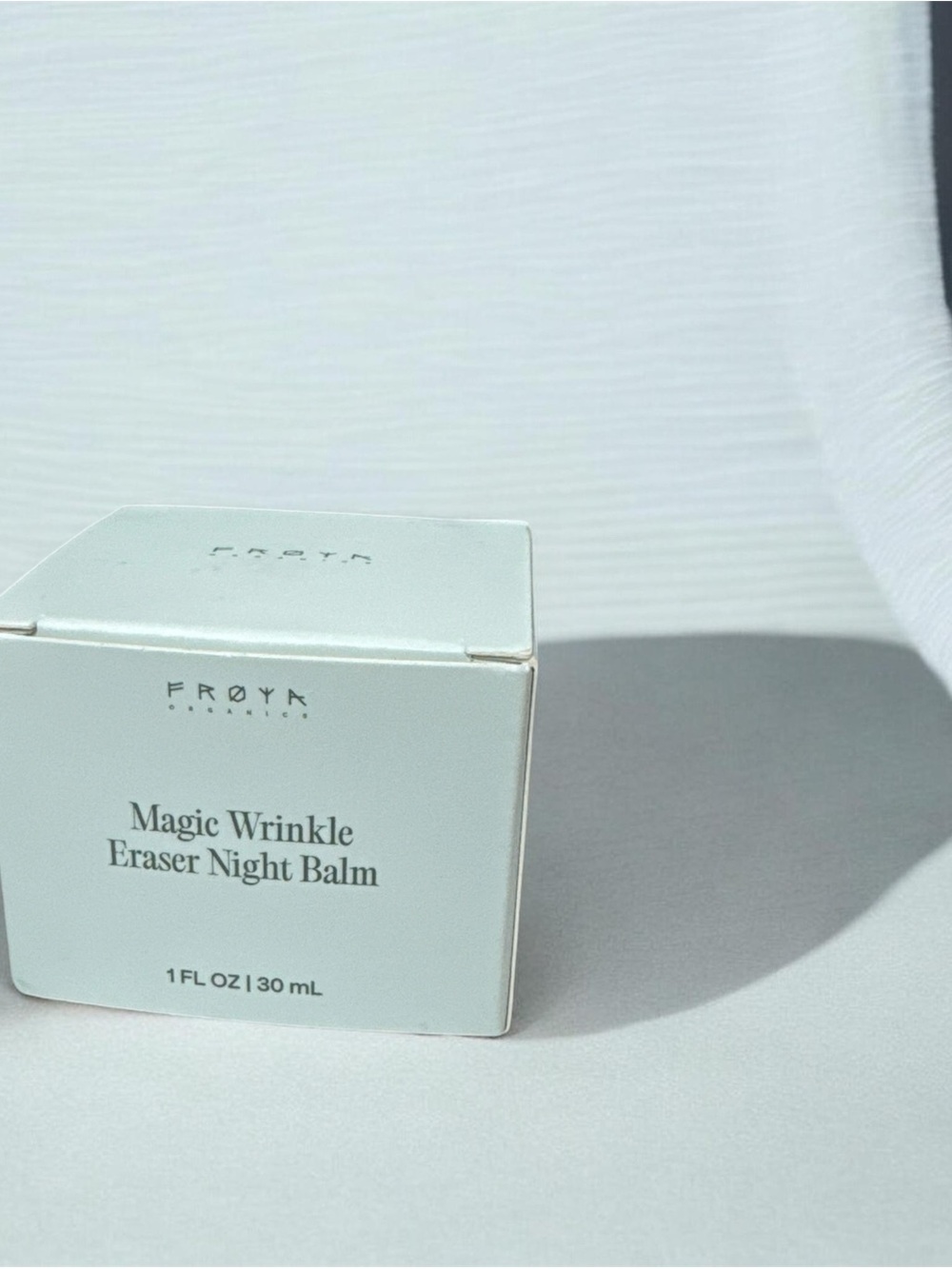 FRØYA Magic Wrinkle Eraser Night Balm — Pale Mint - Picture 3 of 3